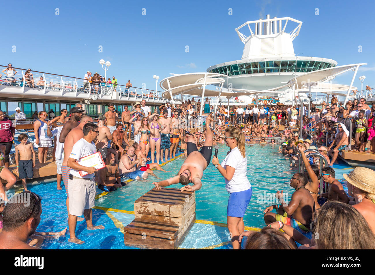 zwembad cruiseschip